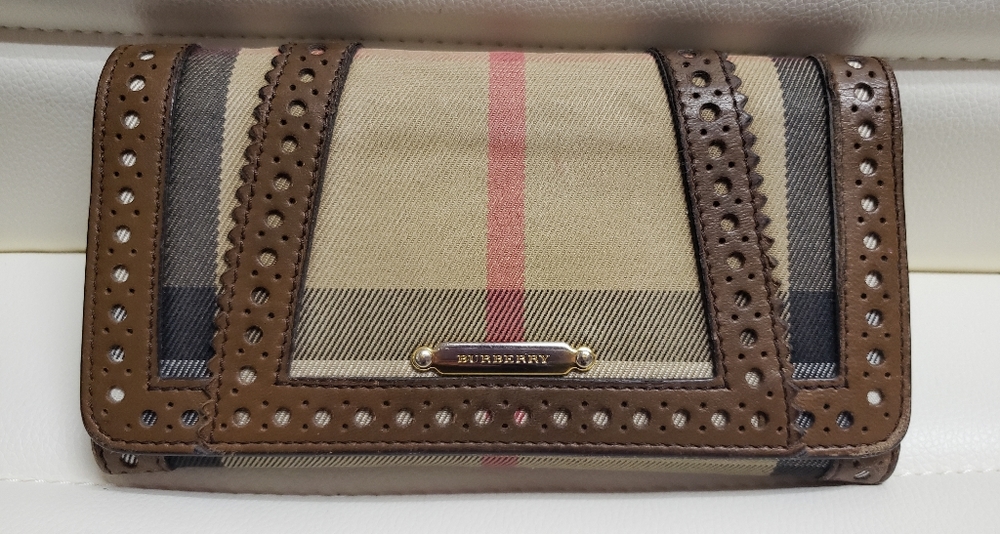 Burberry Saddle Prosum Nova Check Wallet